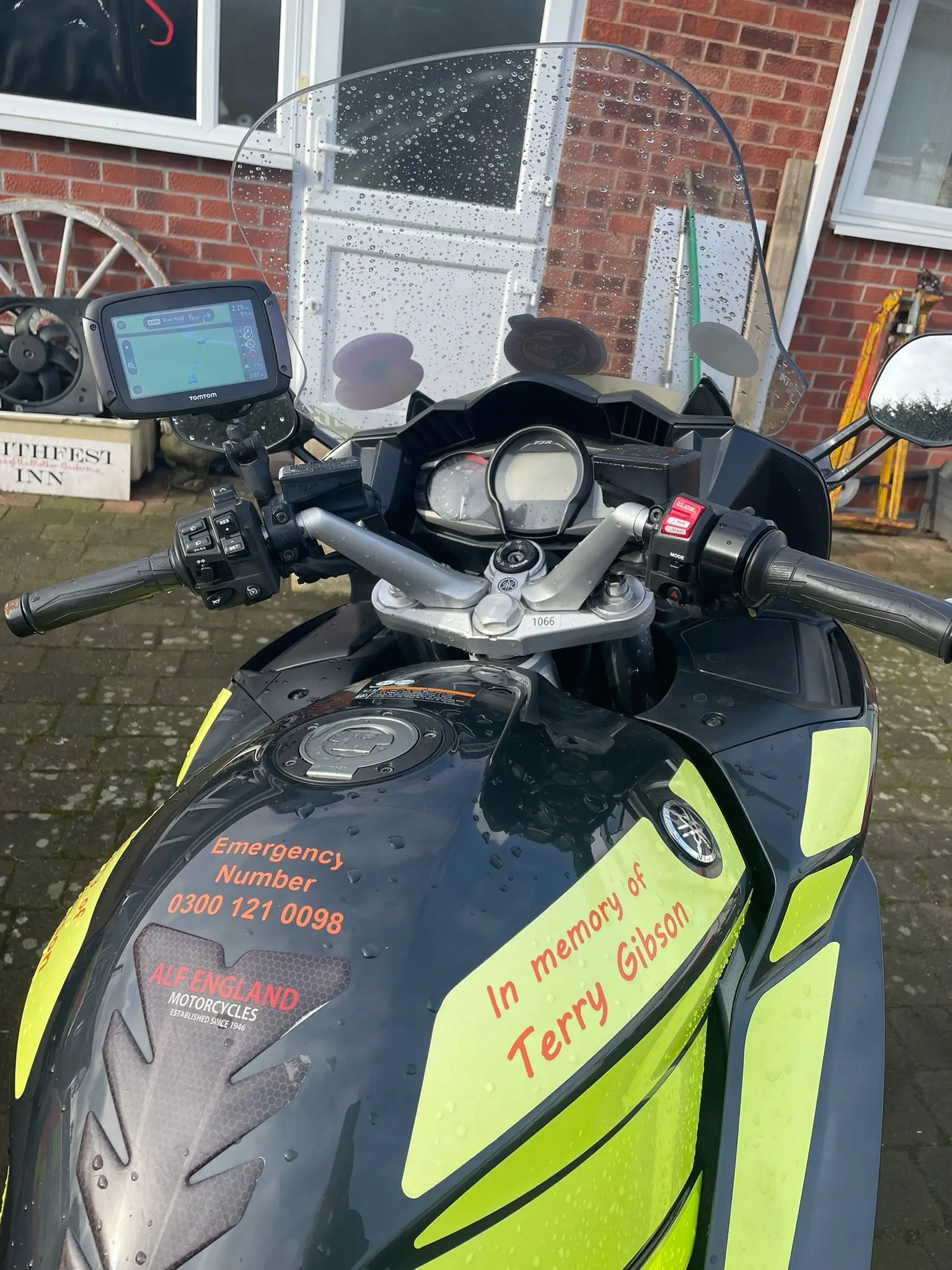 Warwickshire and Solihull Blood Bikes (WSBB) would like to thank Warwickshire Royal Arch Freemasons sincerely for their donation of £900.00 to support the purchase of the fleet sat navs.