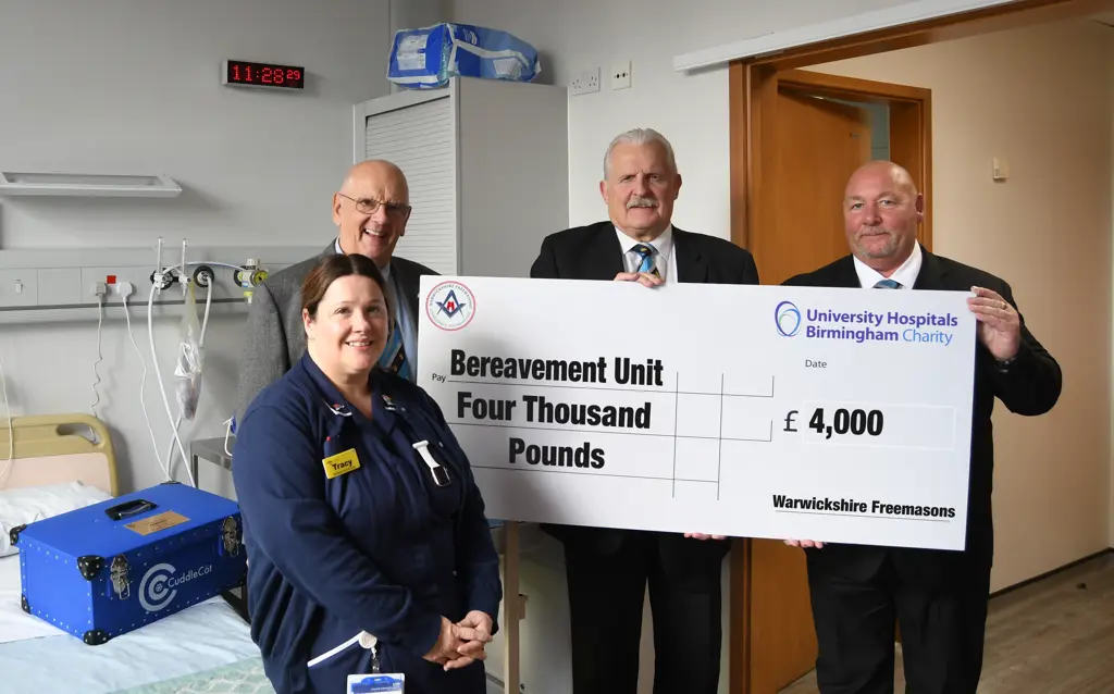 Who doesn’t like a cuddle! Warwickshire Freemasons have donated over £16,000 to purchase a 'cuddle bed' to Marie Curie Hospice.