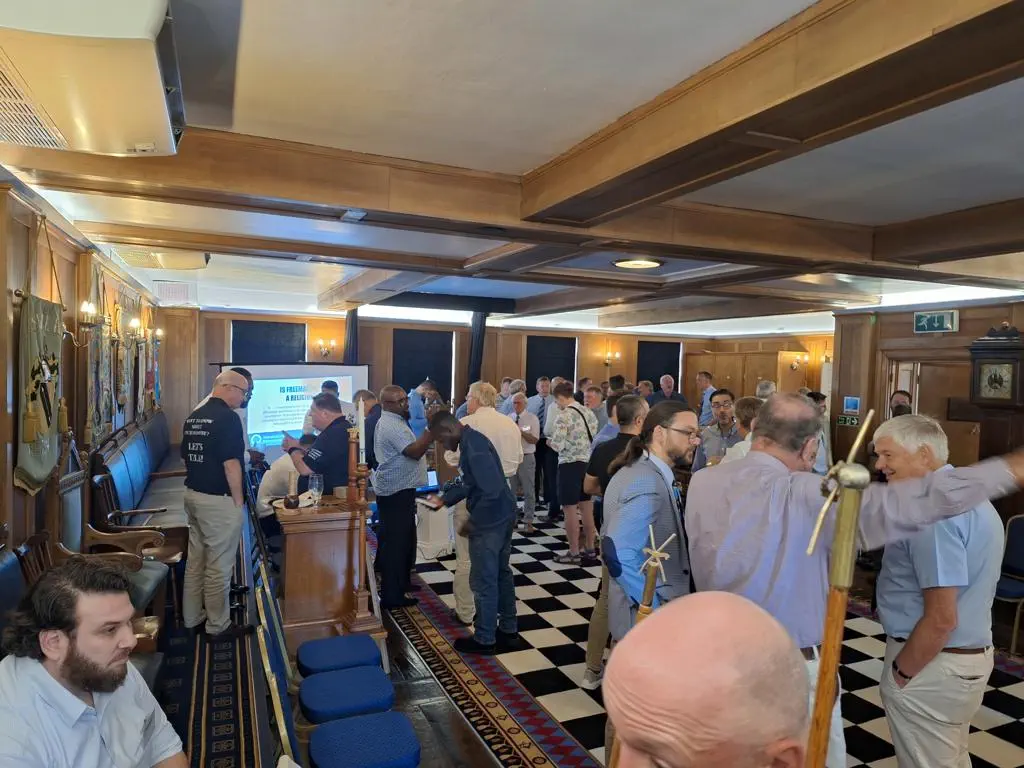 With soaring 31°C temperatures outside, the cool, air-conditioned lodge room at Alderson House, Warwick was a welcome relief